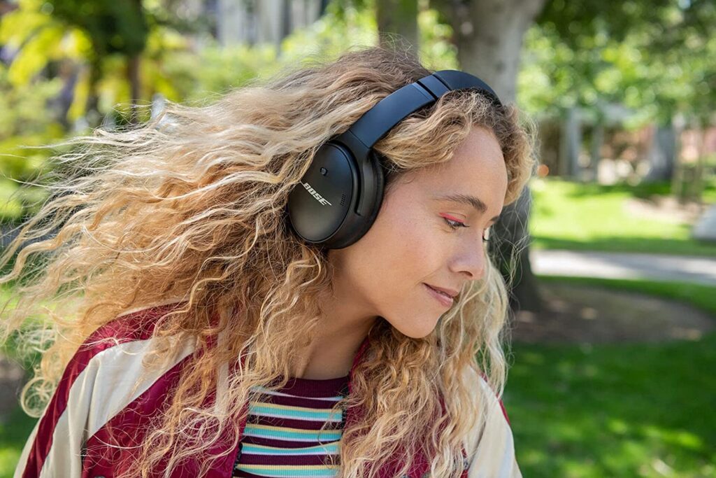 Best Noise-Cancelling Headphones 2023